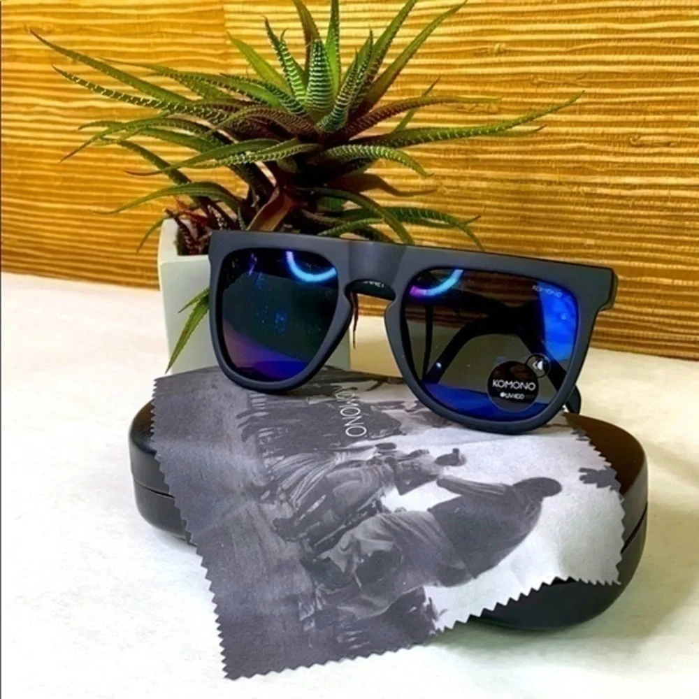 New Komono Men’s Bennet Midnight Blue Sunglasses
